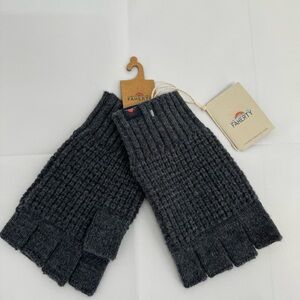 NWT Faherty Waffle Fingerless Glove One Size Charcoal Heater Unisex New
